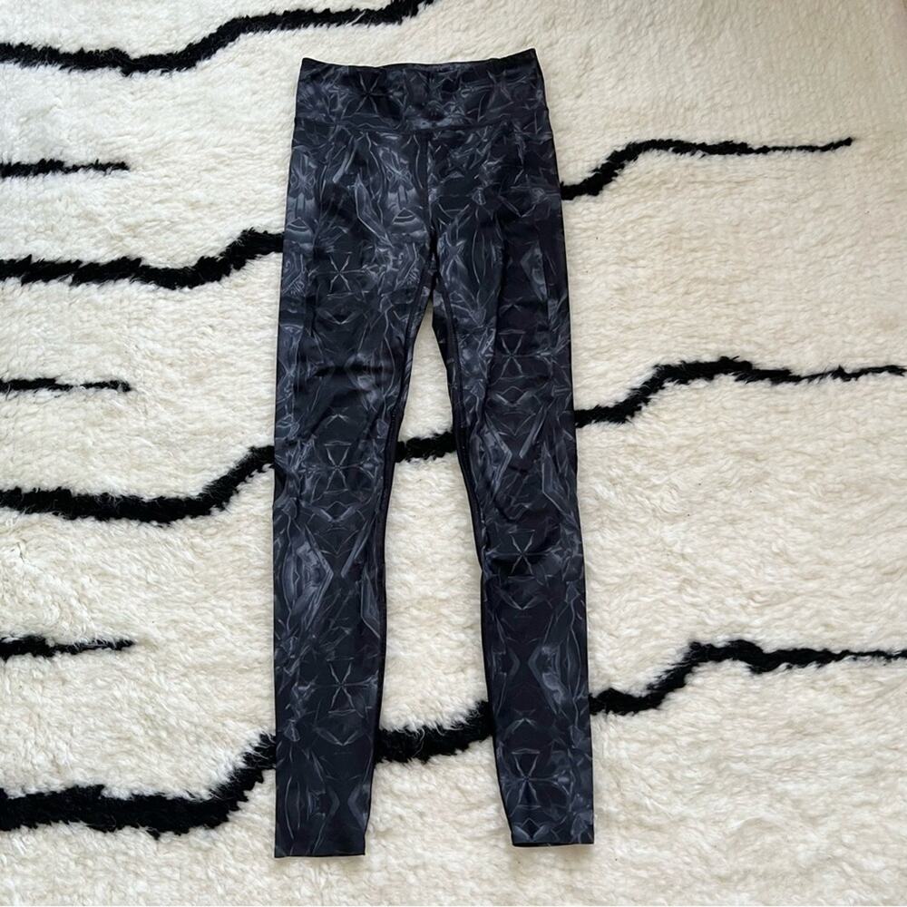 Sweaty Betty Zero Gravity Run Leggings in Tonal Iridescence